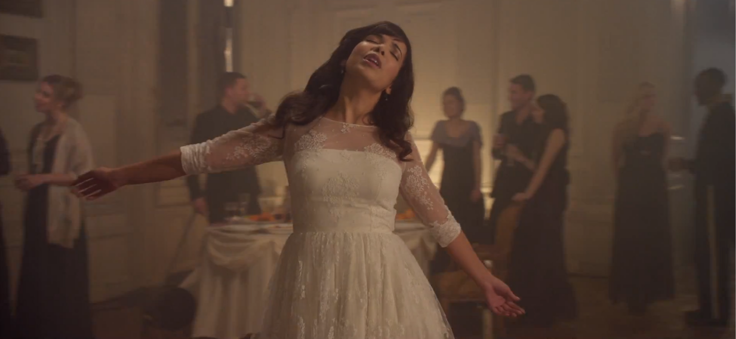 INDILA - TOURNER DANS LE VIDE