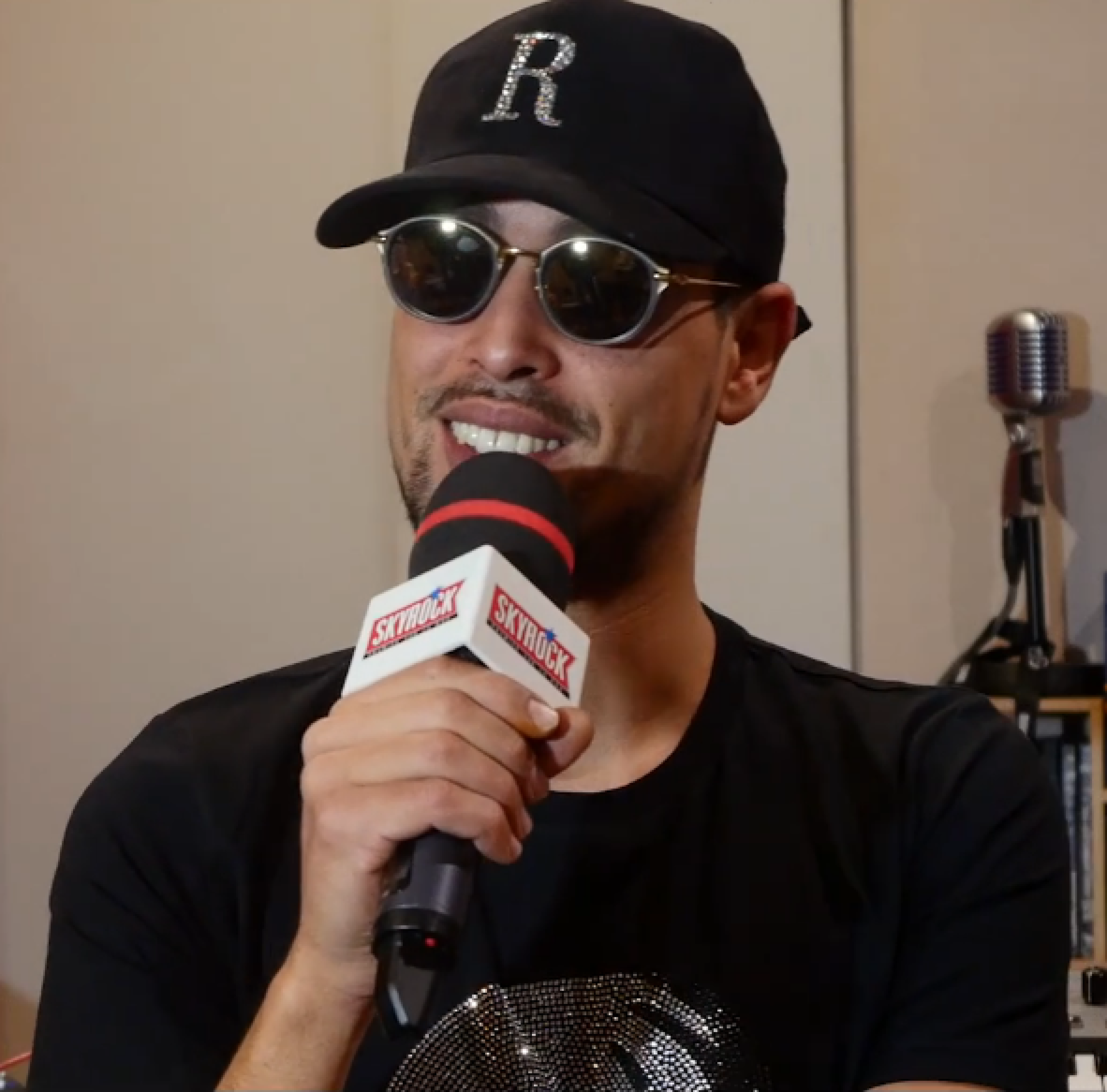 Interview de Lartiste : Un mot, une réponse !