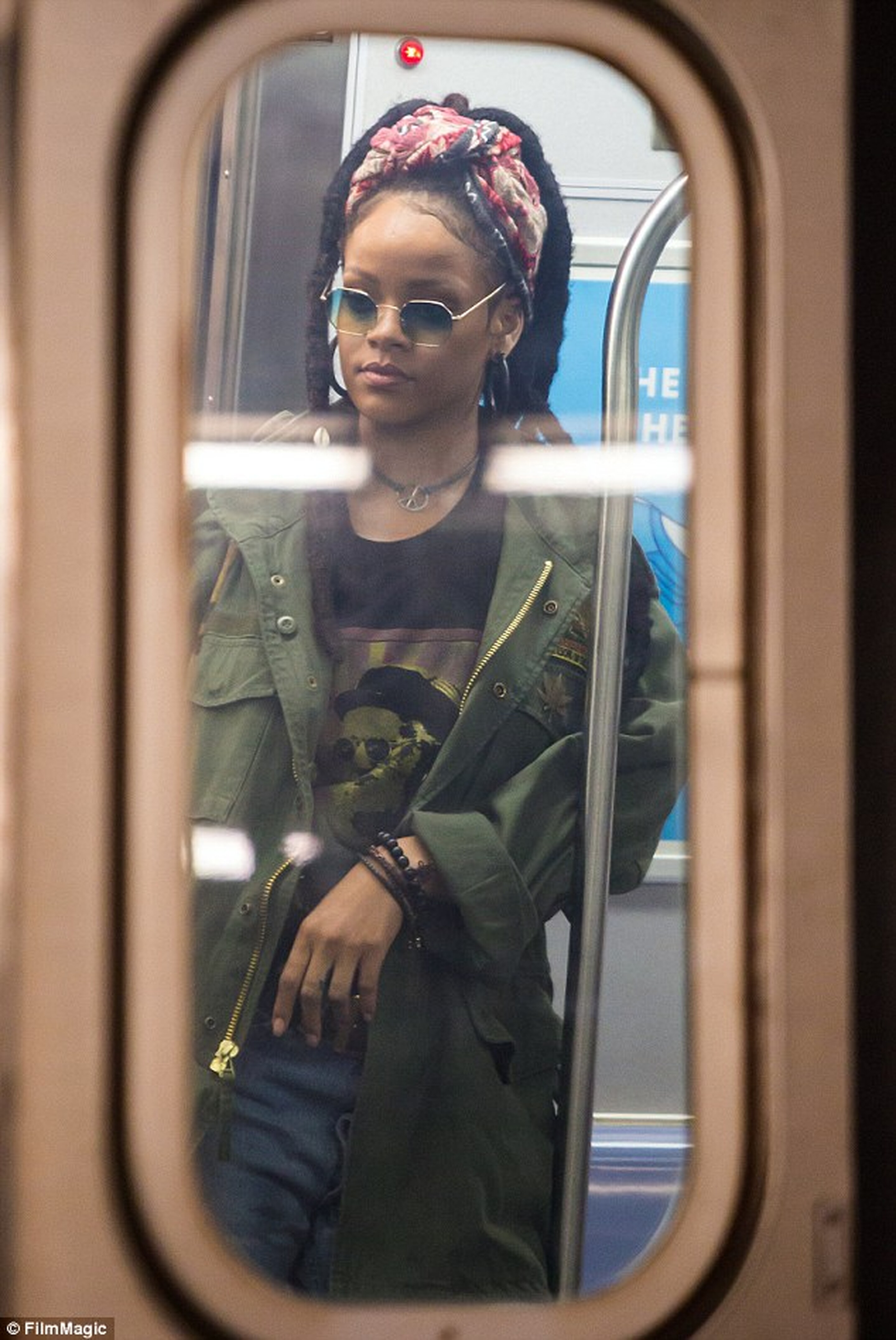 Rihanna en mode braqueuse au cinéma !