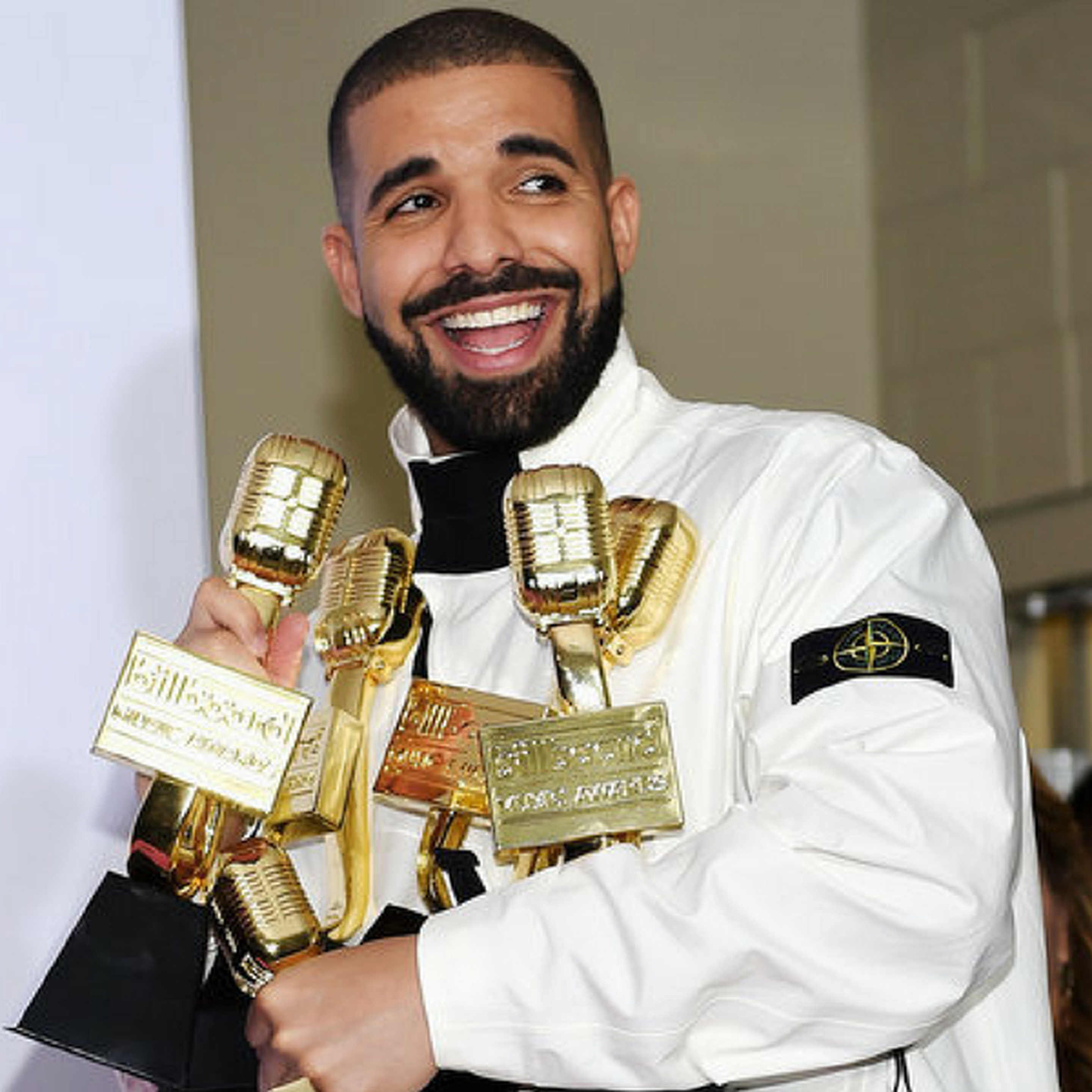 Drake fait péter les records !!
