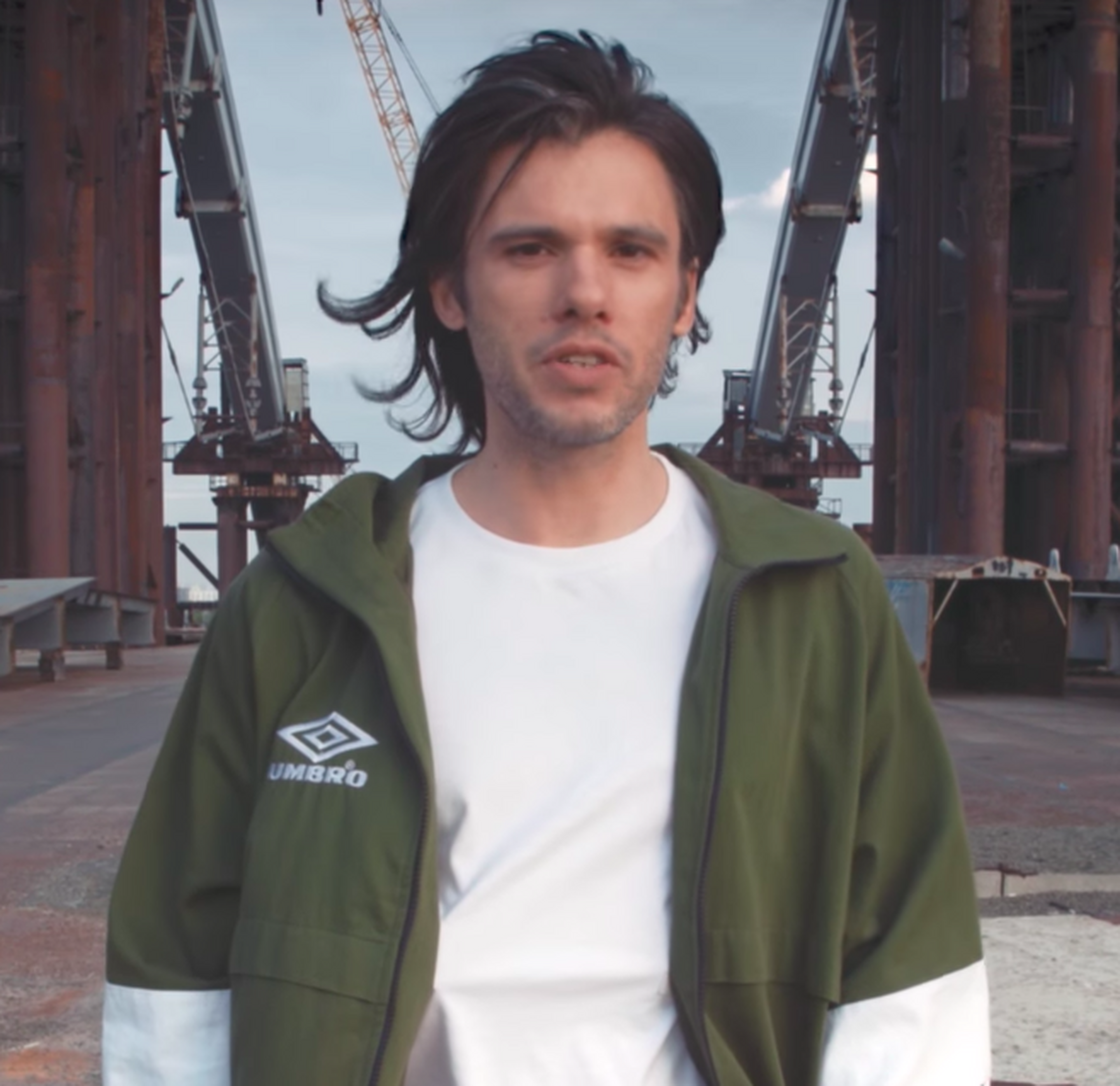 Orelsan de retour avec "Basique" ! (CLIP)
