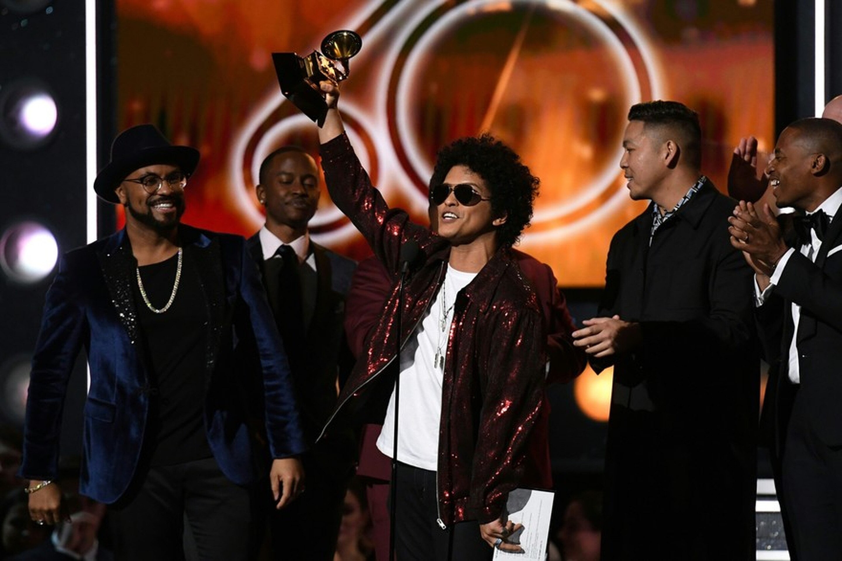 L'énorme Live de Bruno Mars et Cardi B au Grammy's !