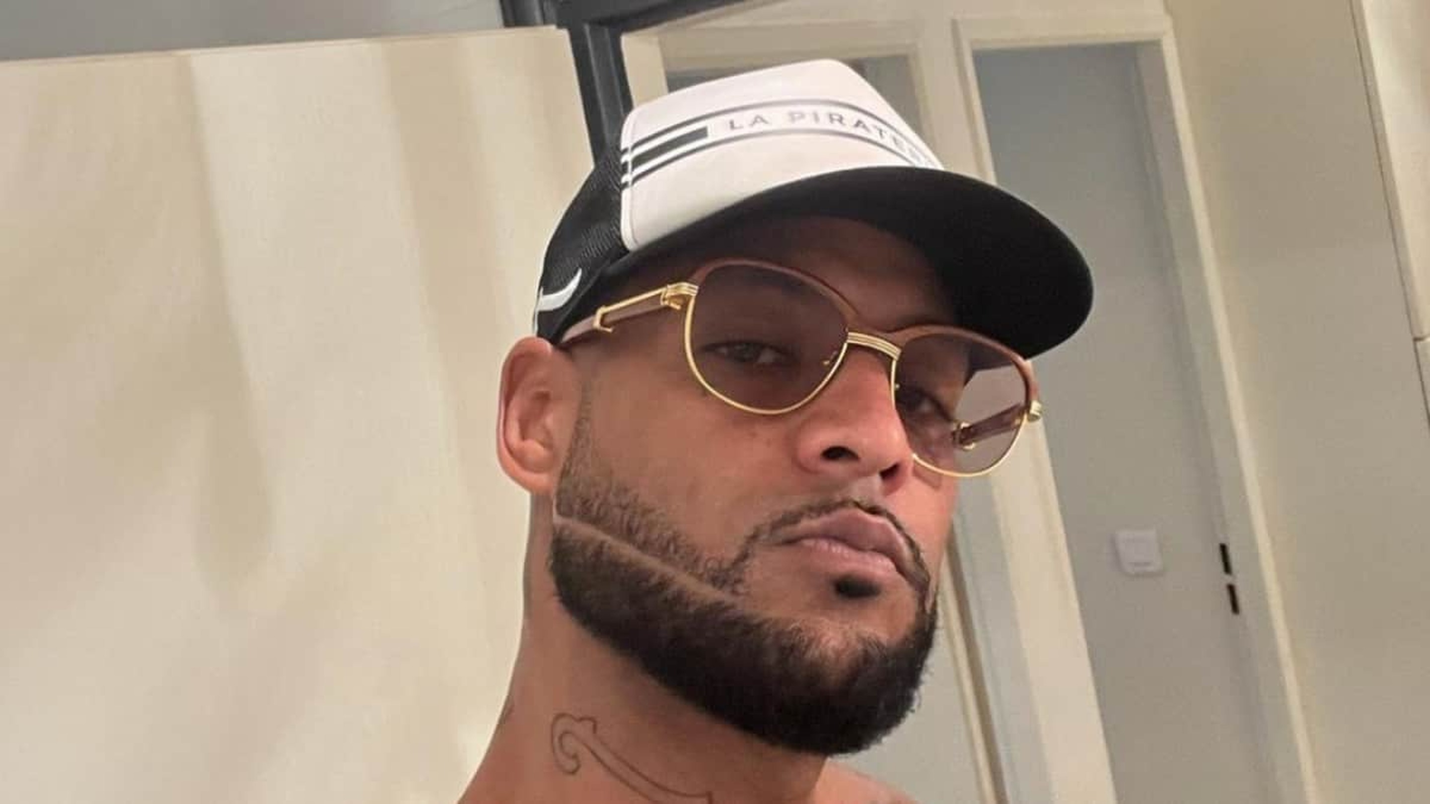 Booba sauve un chien