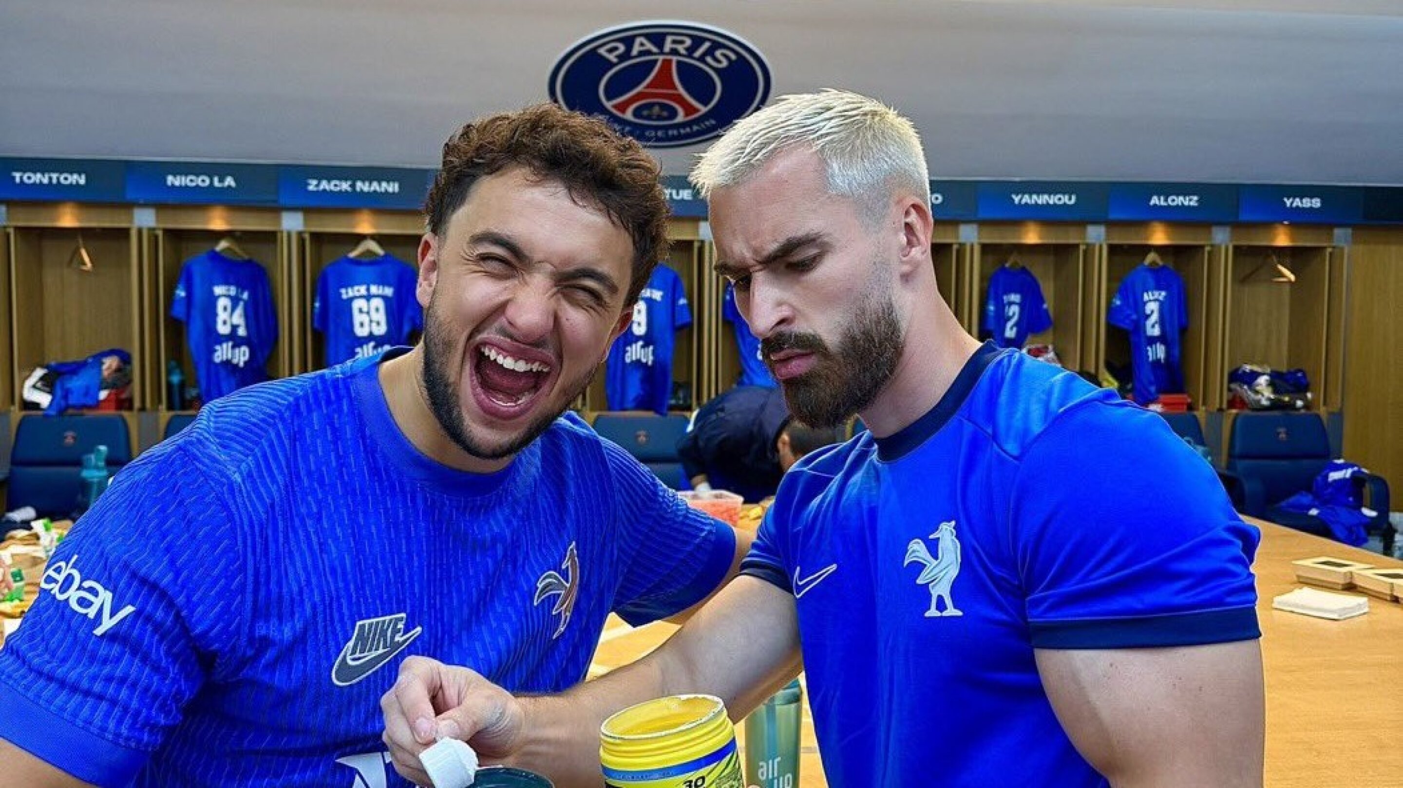 SDM et Inoxtag ambiancent le bus de l’Eleven All Stars sur du Niska !