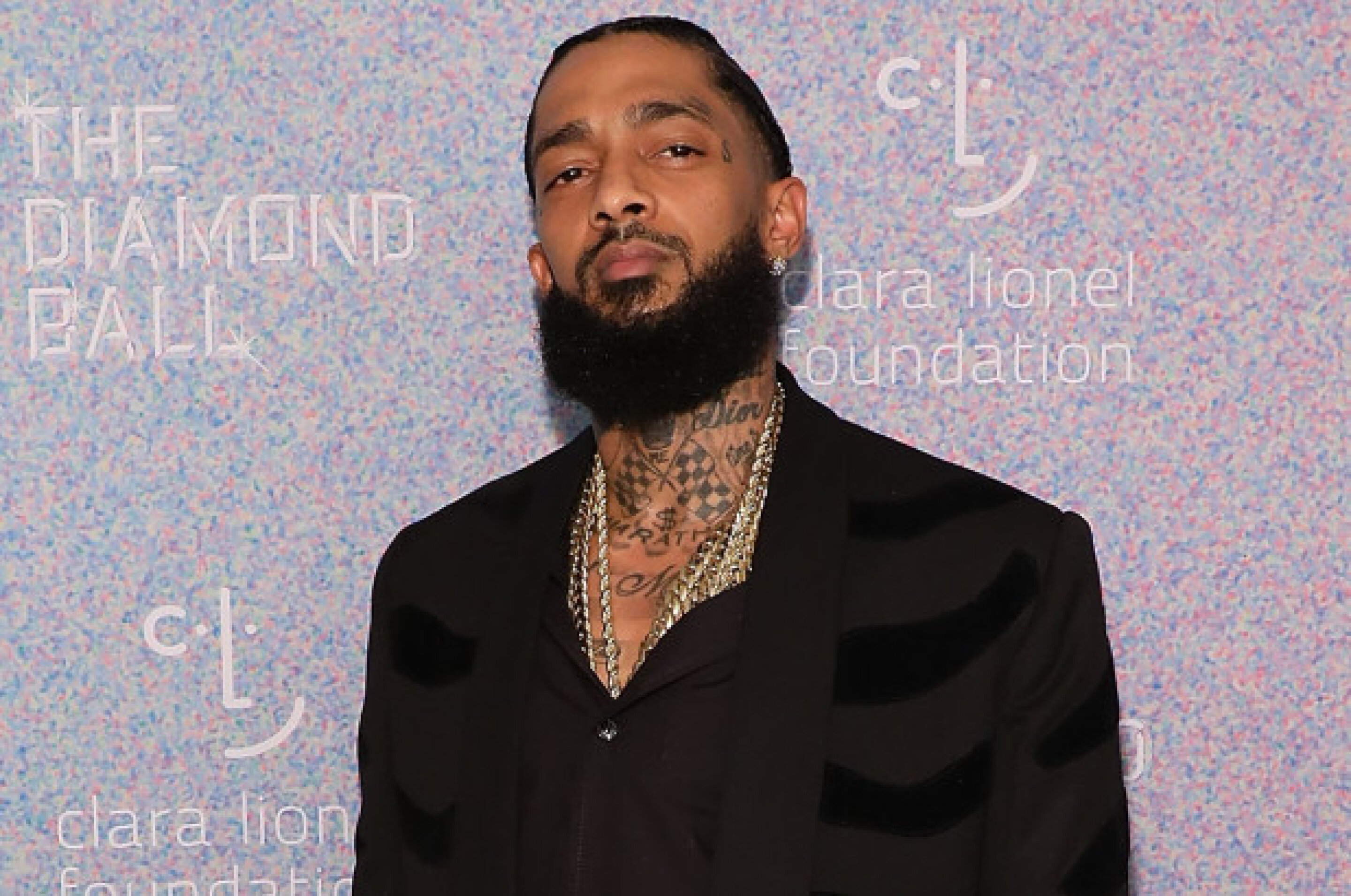 Le suspect du meurtre de Nipsey Hussle plaide non coupable