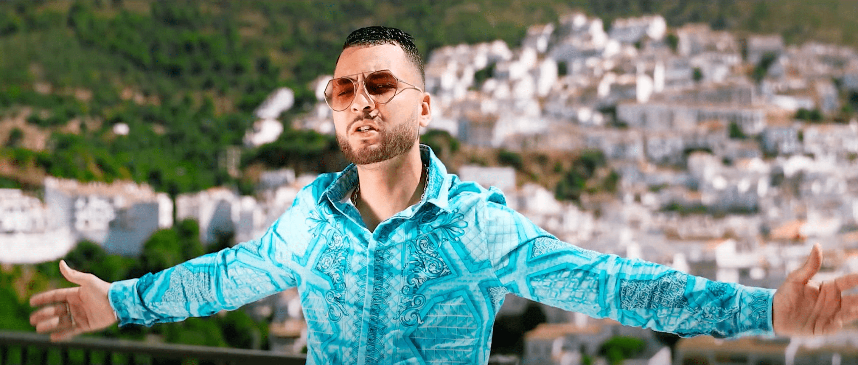 GLK fait un tour en Espagne pour Bénéfice