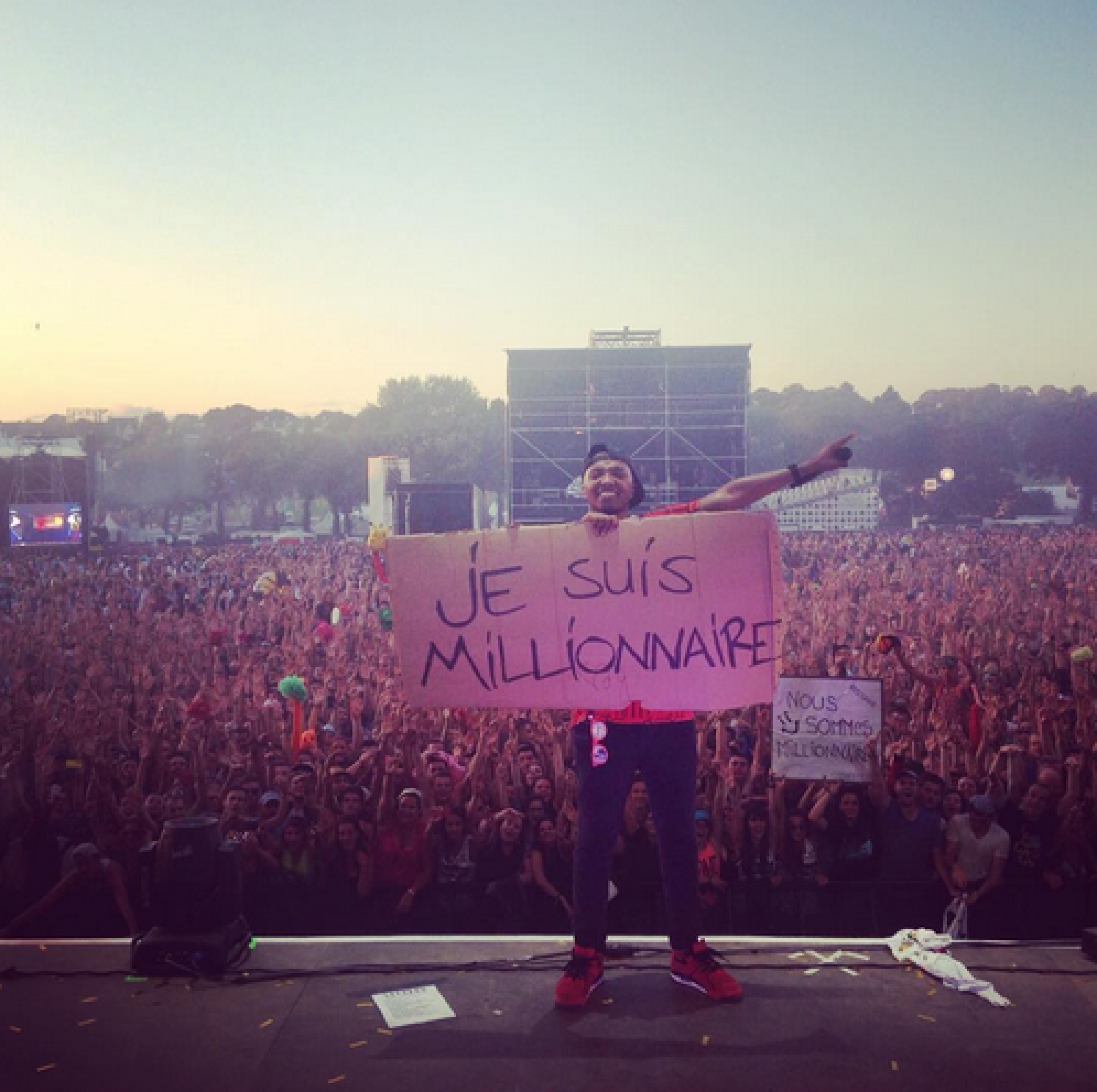 Soprano "Millionnaire" (clip officiel)