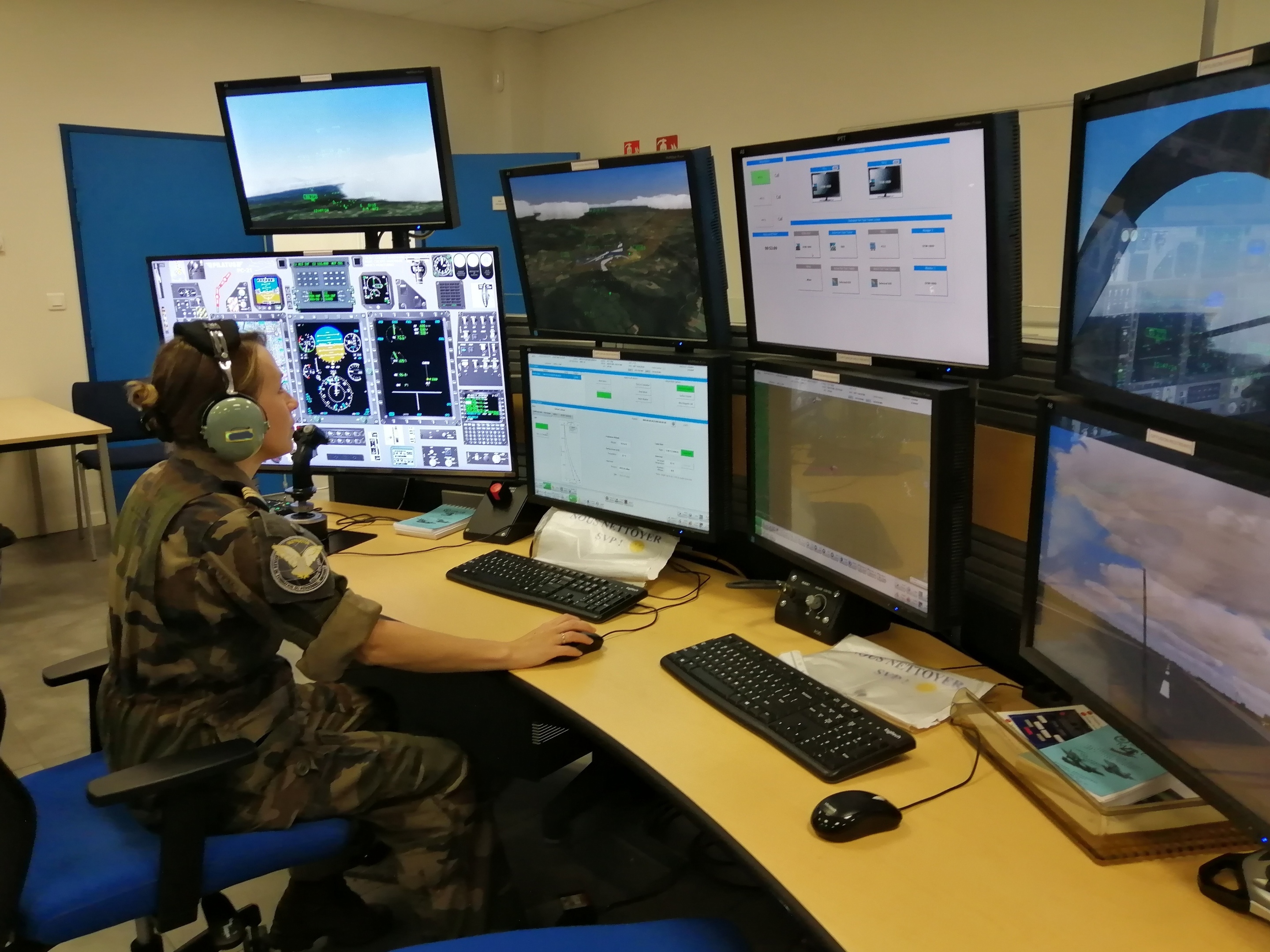Base aérienne 709 de Cognac 4 : Les simulateurs, avec le sergent-chef Audrey